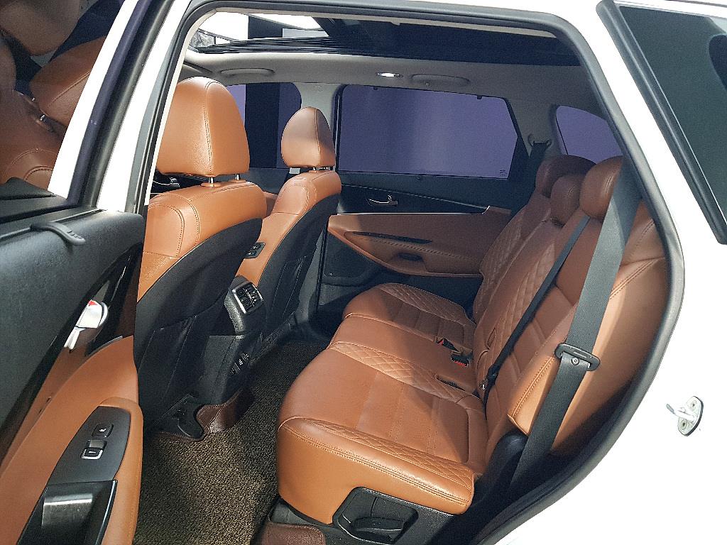 KIA Sorento - Vista 9