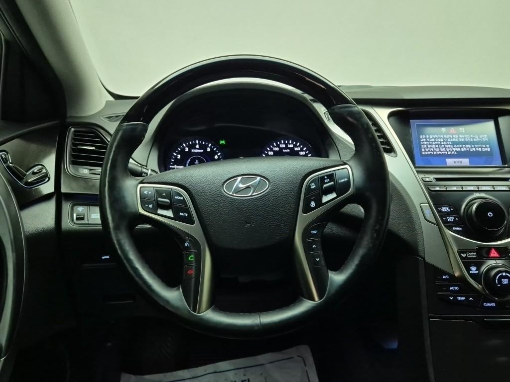 HYUNDAI Grandeur - Vista 9