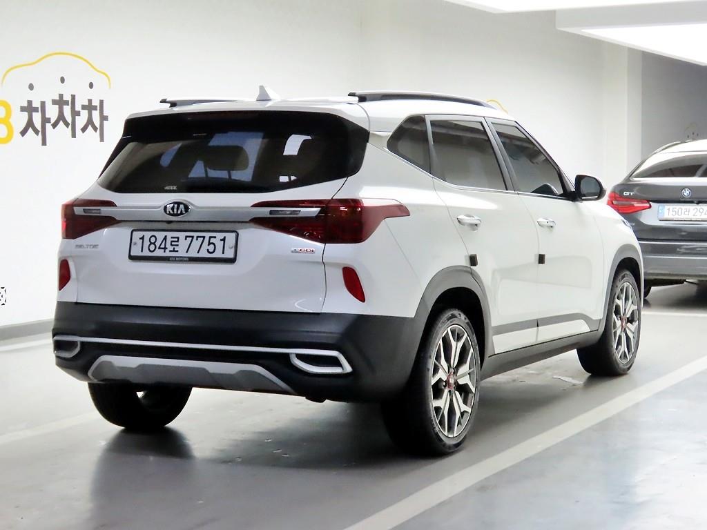 KIA Seltos - Vista 4