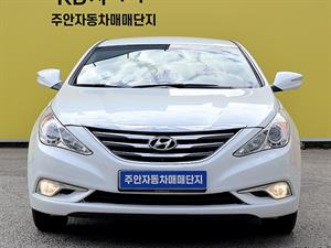HYUNDAI Sonata - Vista 2