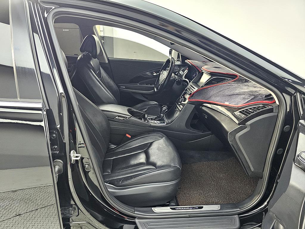 HYUNDAI Grandeur - Vista 11