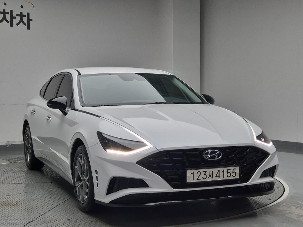 HYUNDAI Sonata - Vista 4