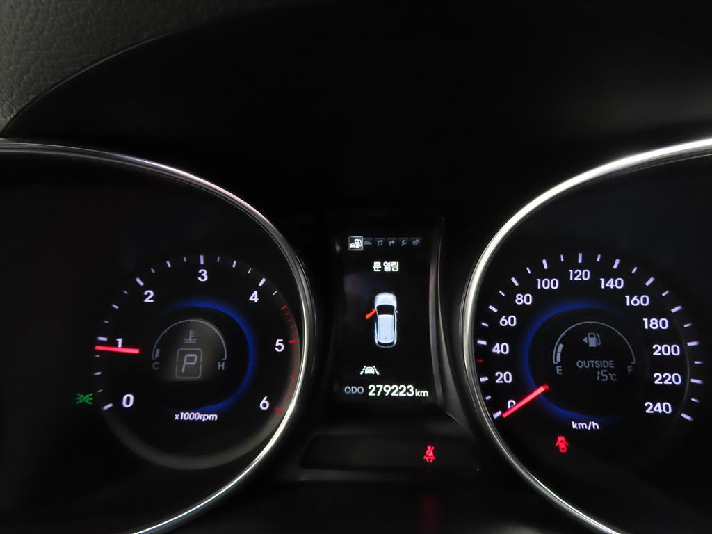 HYUNDAI Maxcruz - Vista 9