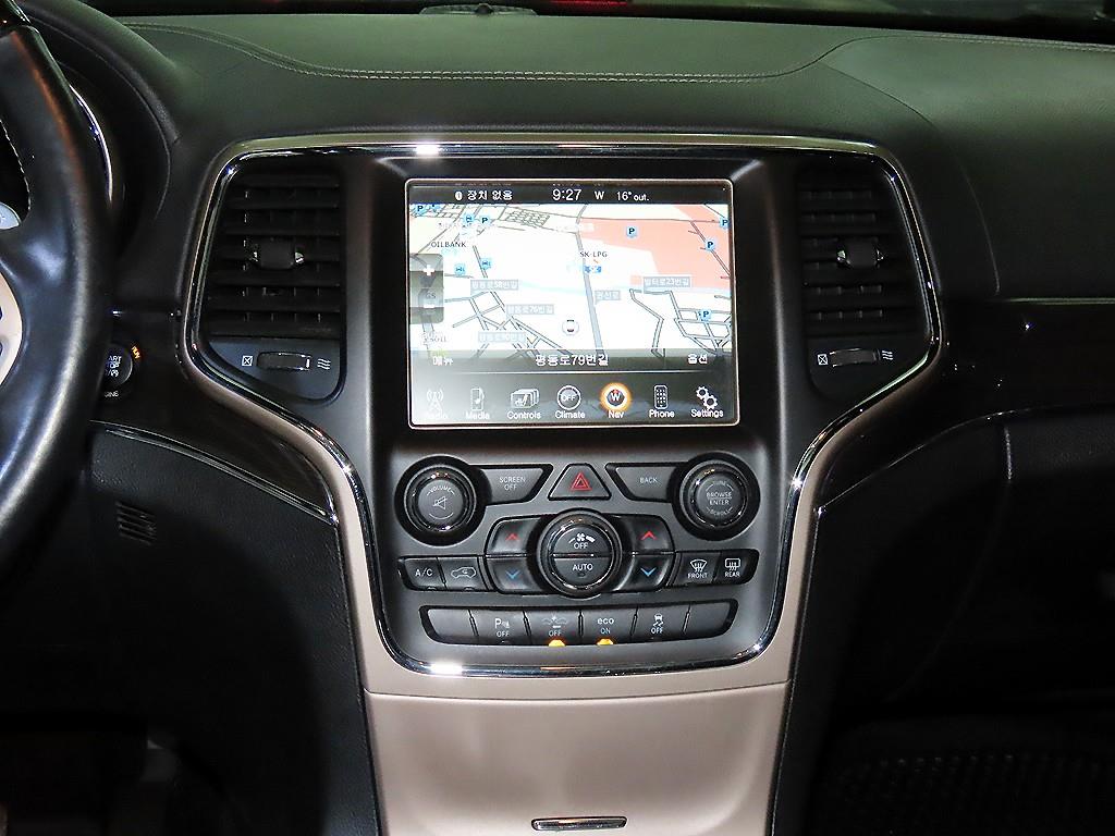 Jeep Cherokee - Vista 11