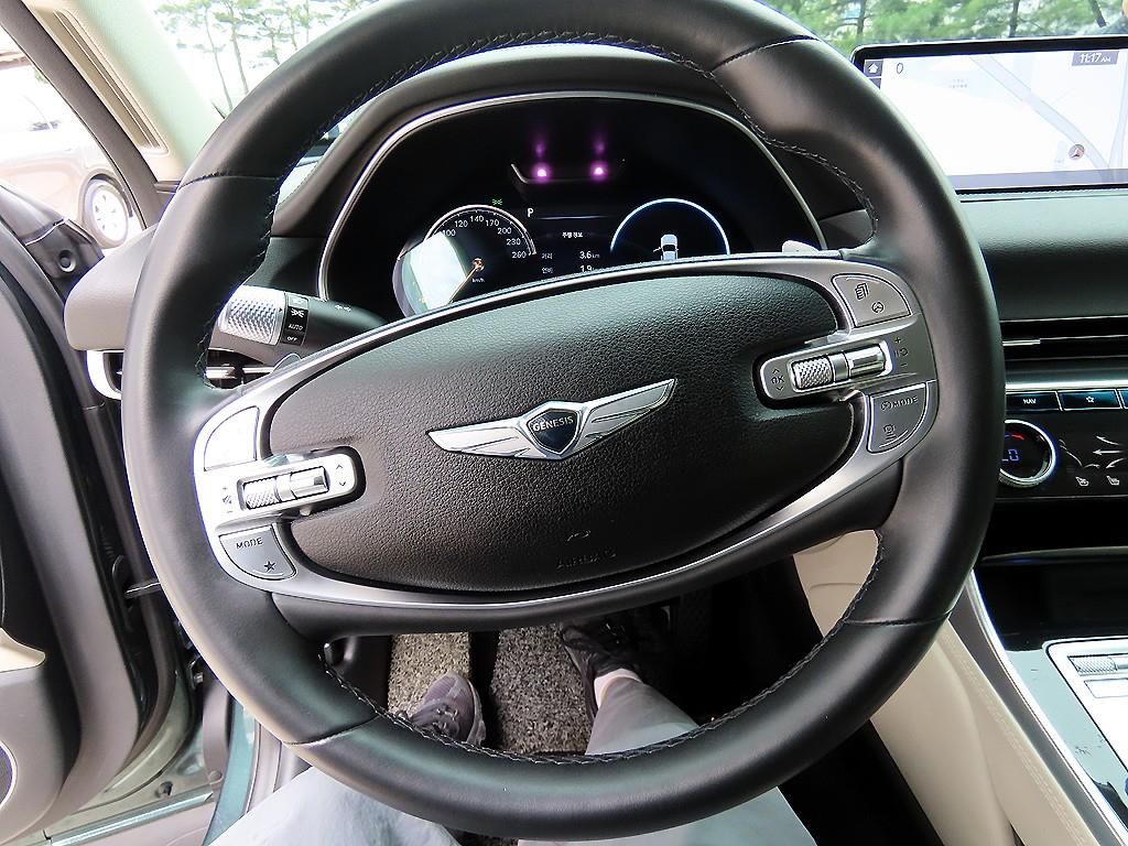 Genesis GV80 - Vista 7