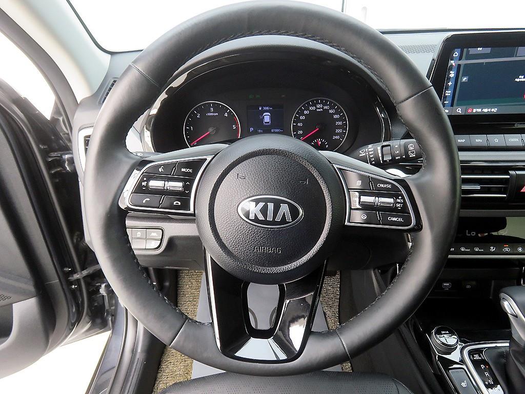 KIA Seltos - Vista 9