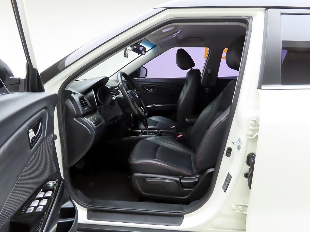 Ssangyong Tivoli - Vista 11