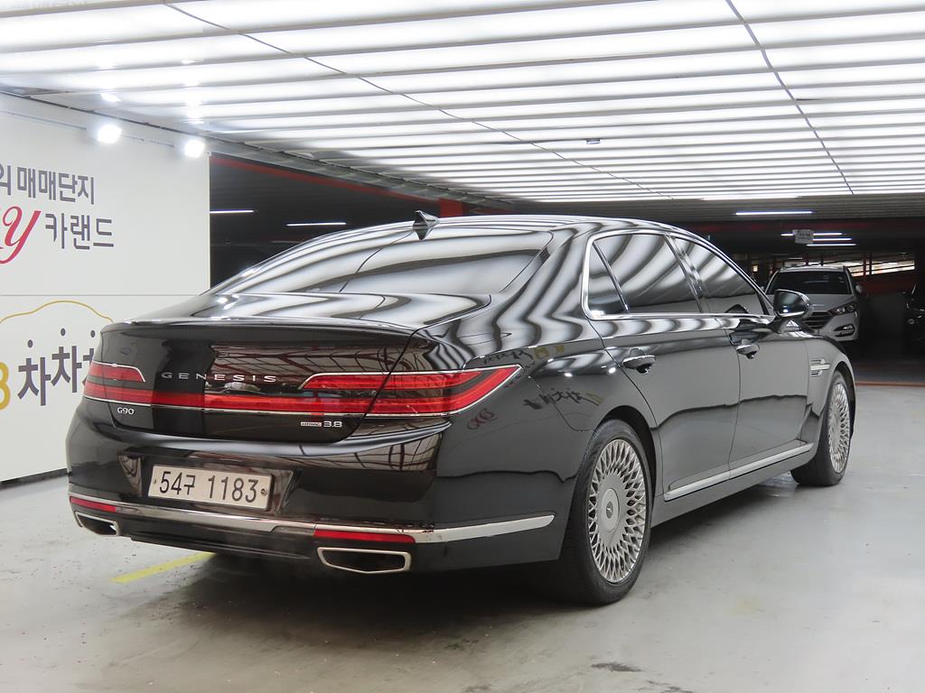 Genesis G90 - Vista 4