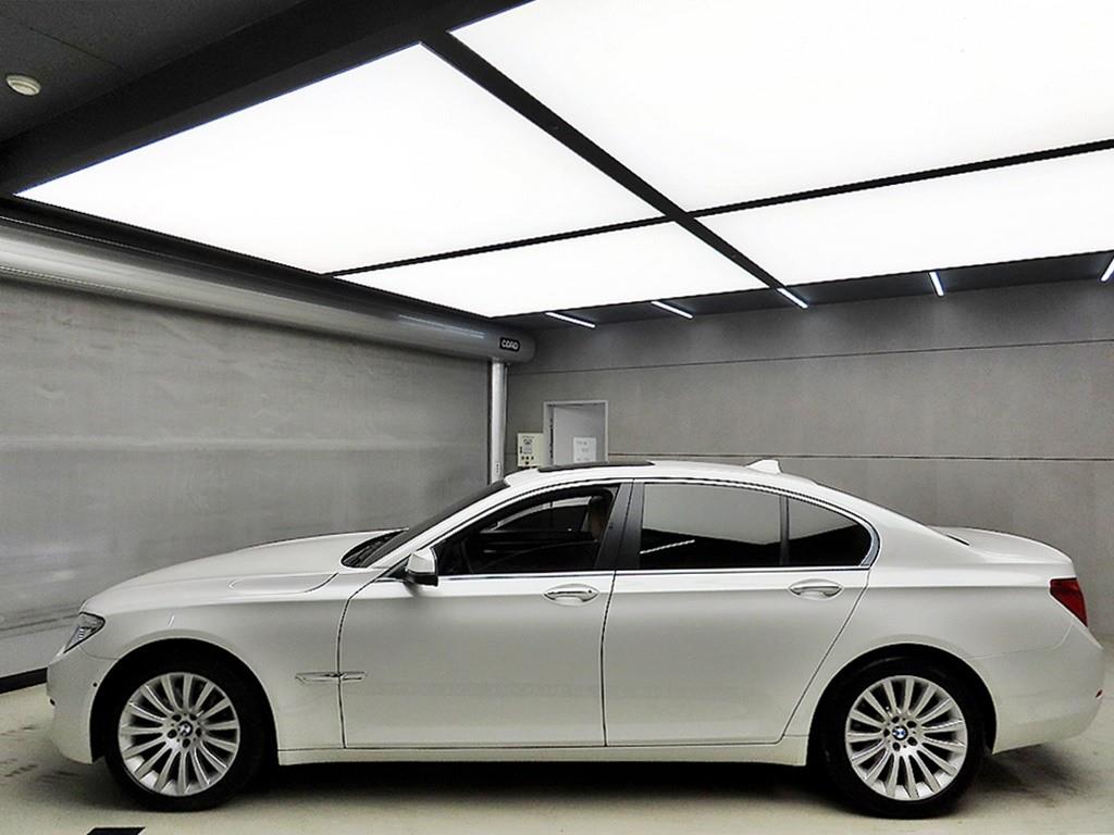 BMW 7 Series - Vista 4