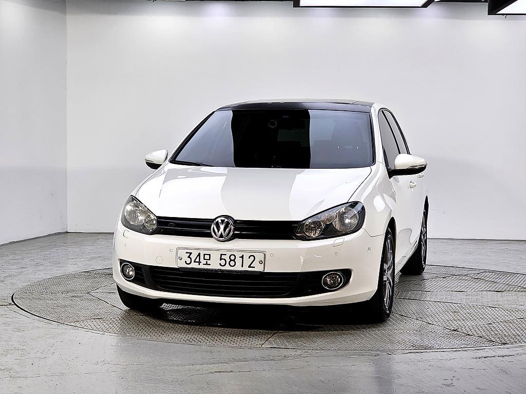 Volkswagen Golf - Vista 2