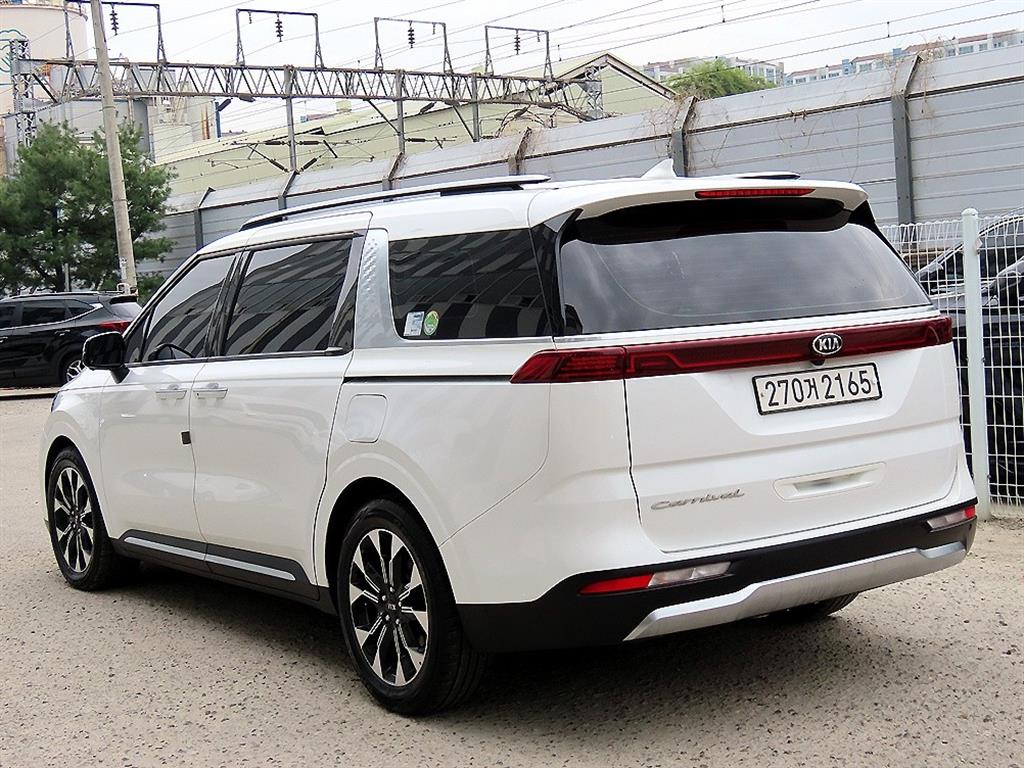 KIA Carnival - Vista 3