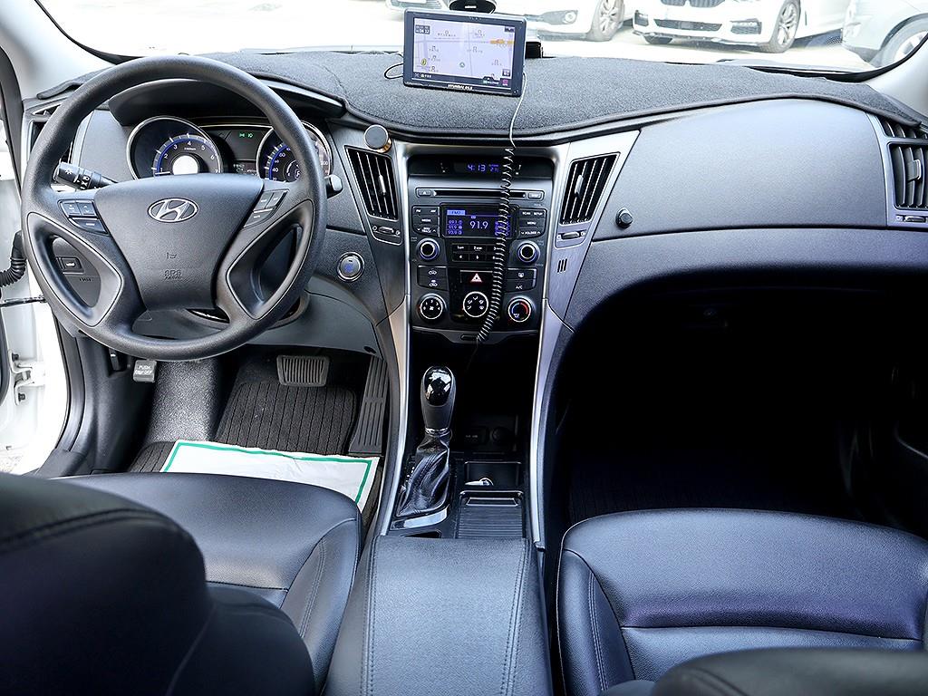 HYUNDAI Sonata - Vista 9