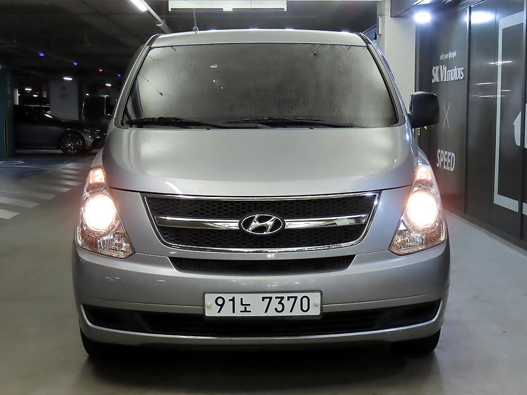HYUNDAI Starex - Vista 2