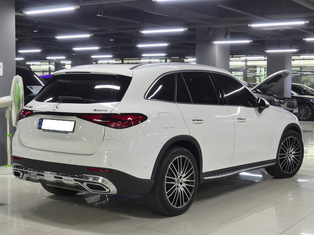 Mercedes Benz GLC Class - Vista 4