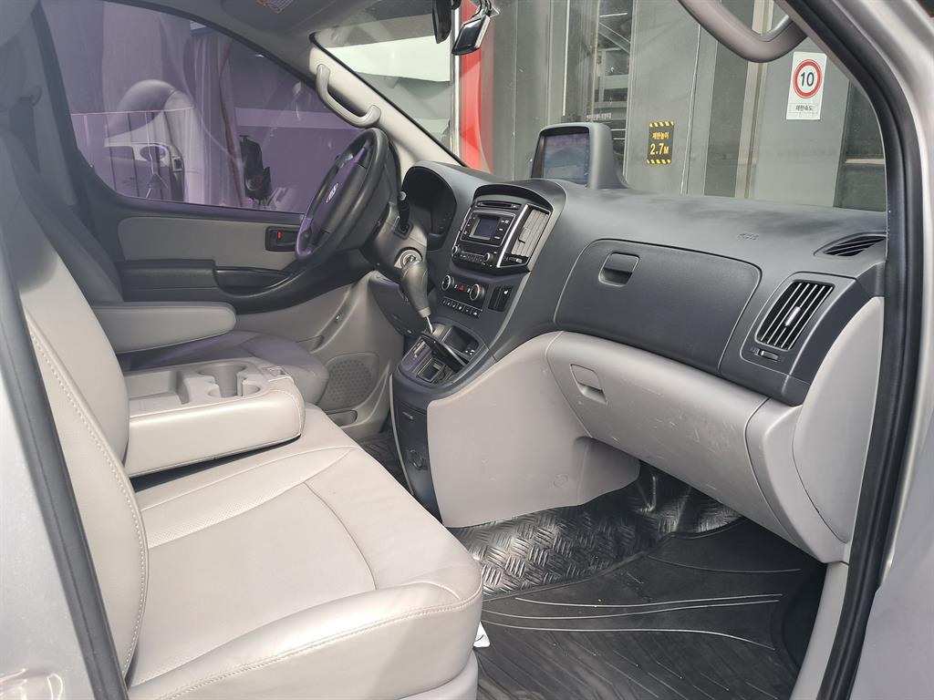 HYUNDAI Starex 2016 Plateado - Importación desde Corea - HF Imports Iquique - Foto 13