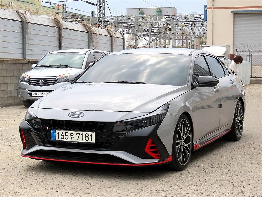 HYUNDAI Avante - Vista 2