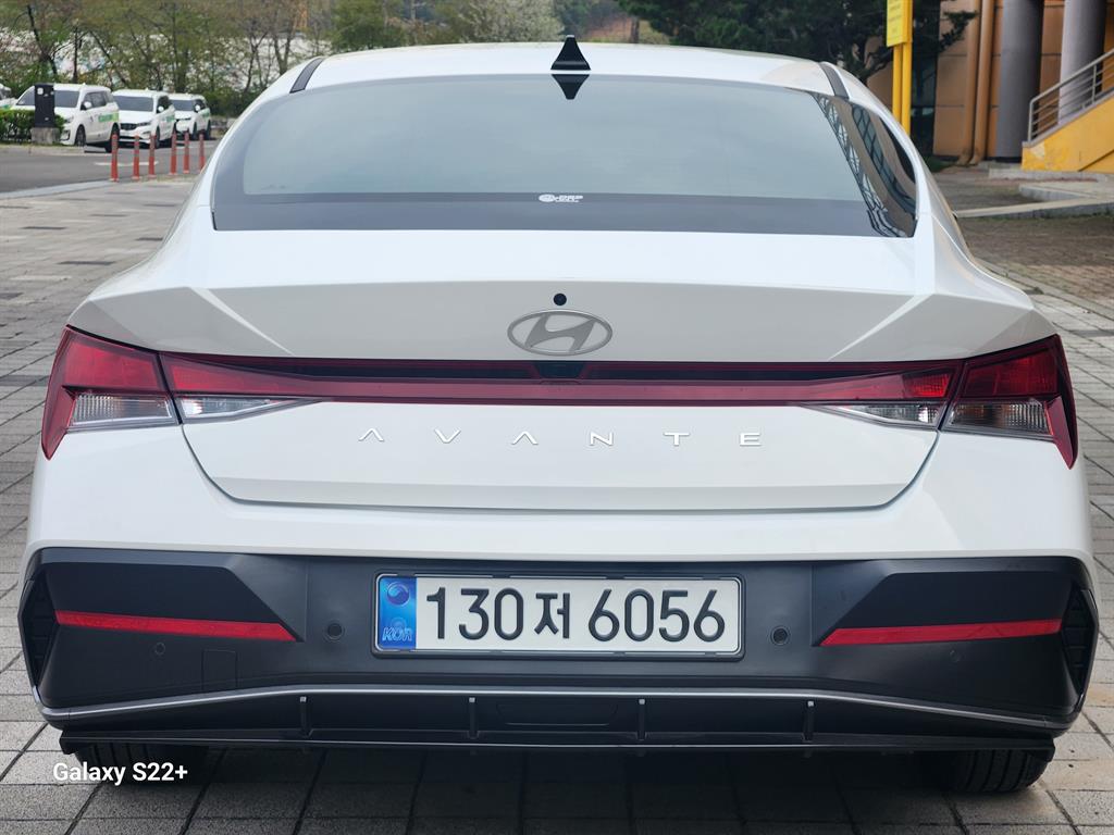 HYUNDAI Avante - Vista 4