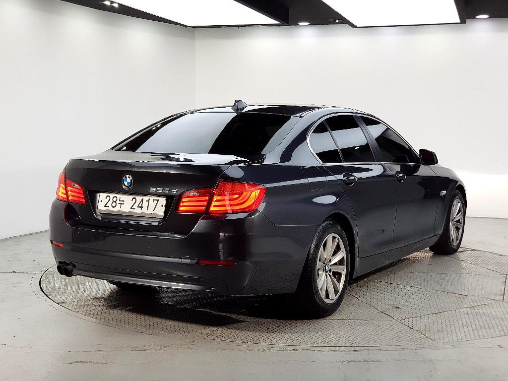 BMW 5 Series - Vista 4