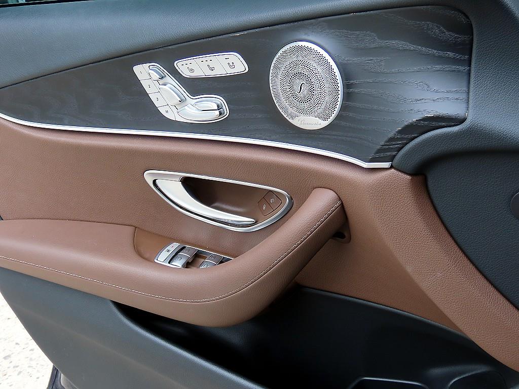 Mercedes Benz E class - Vista 12