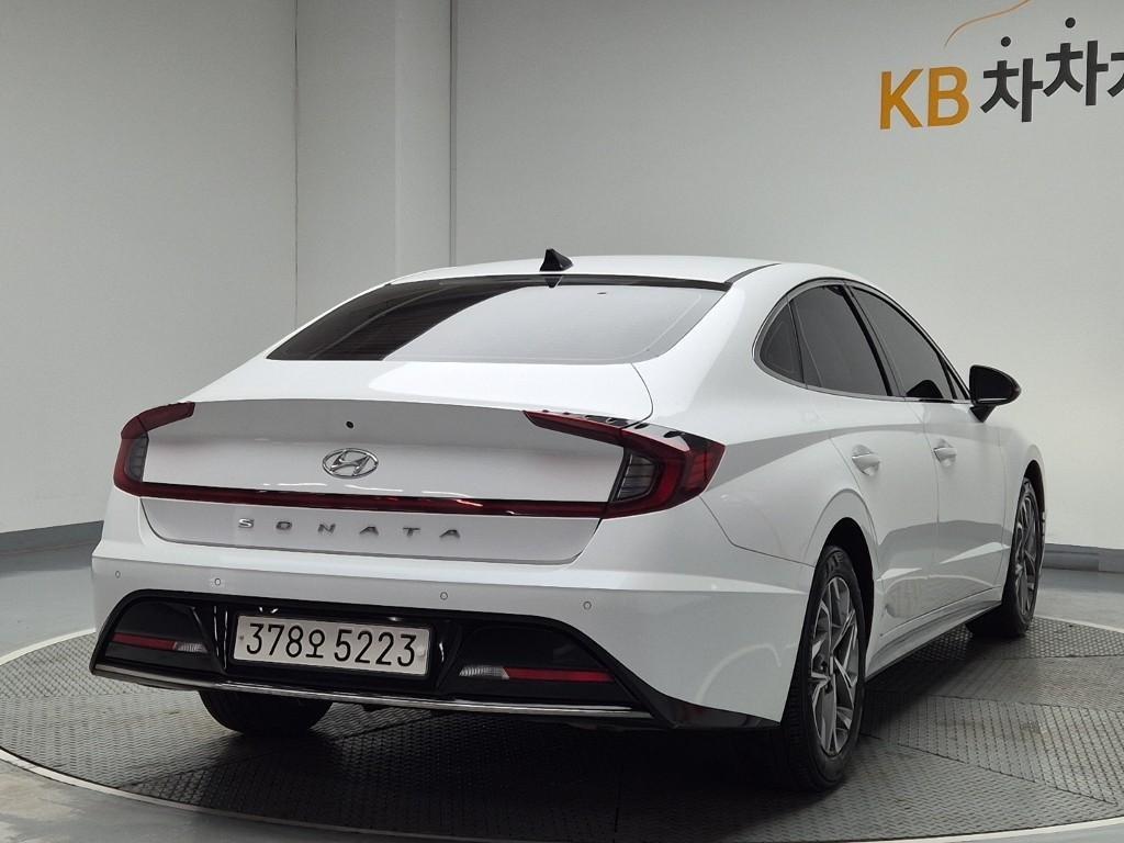 HYUNDAI Sonata - Vista 3