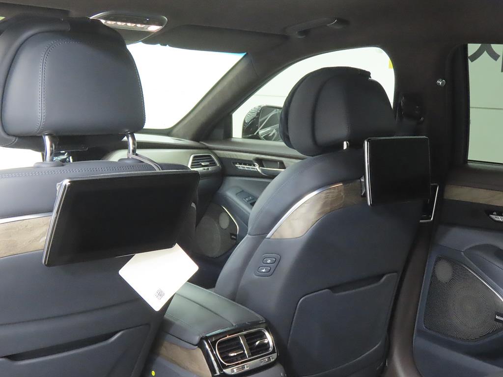 Genesis G90 - Vista 12