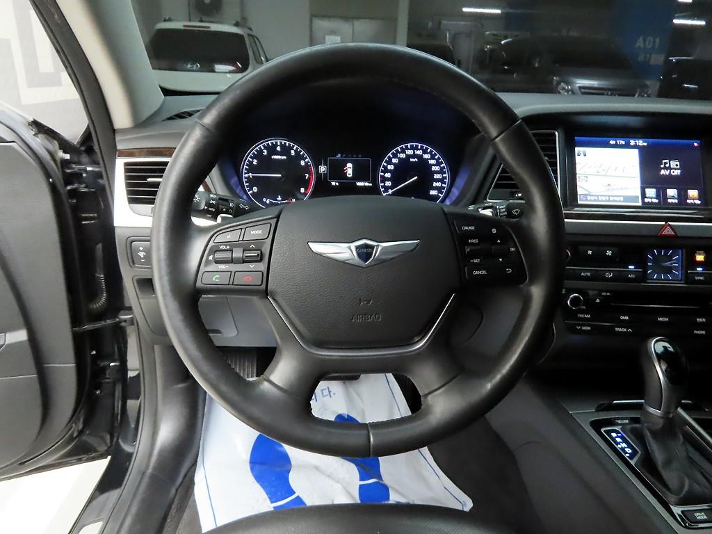 HYUNDAI Genesis - Vista 7