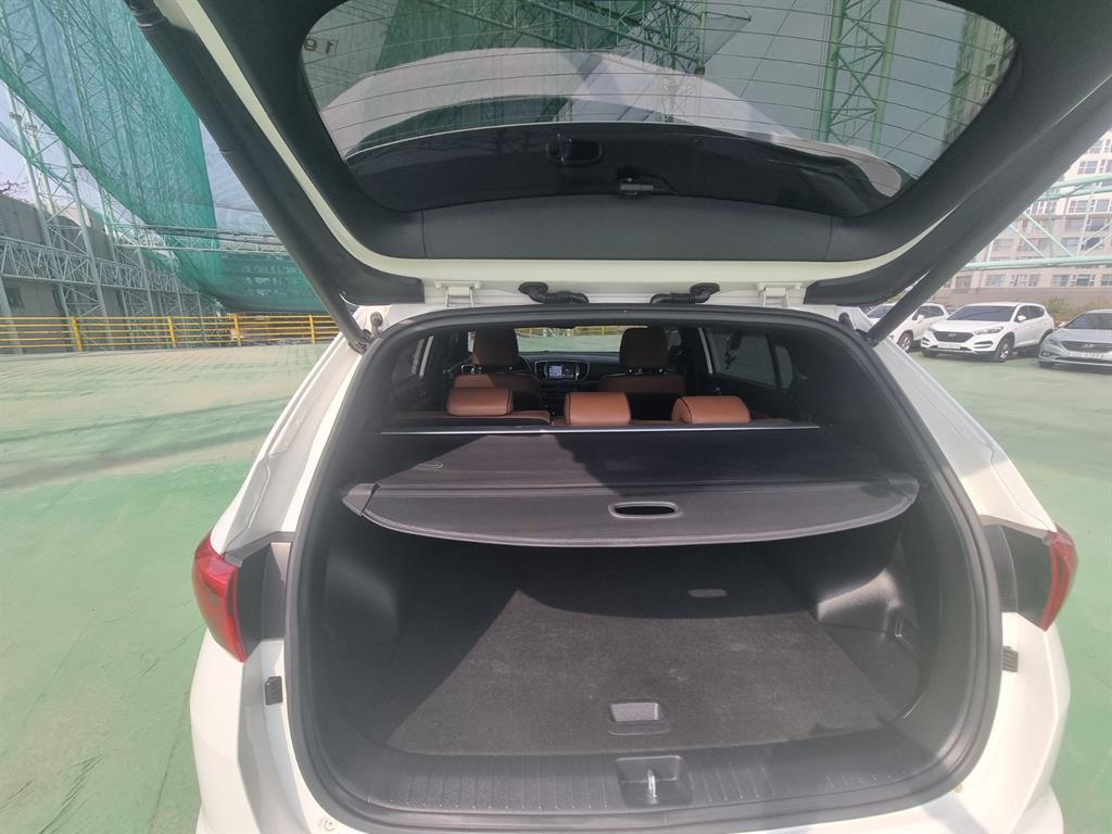 KIA Sportage - Vista 5