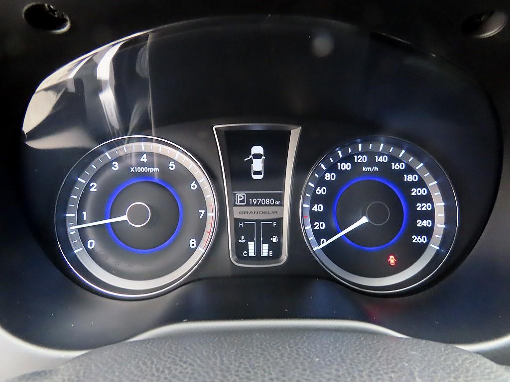 HYUNDAI Grandeur - Vista 9