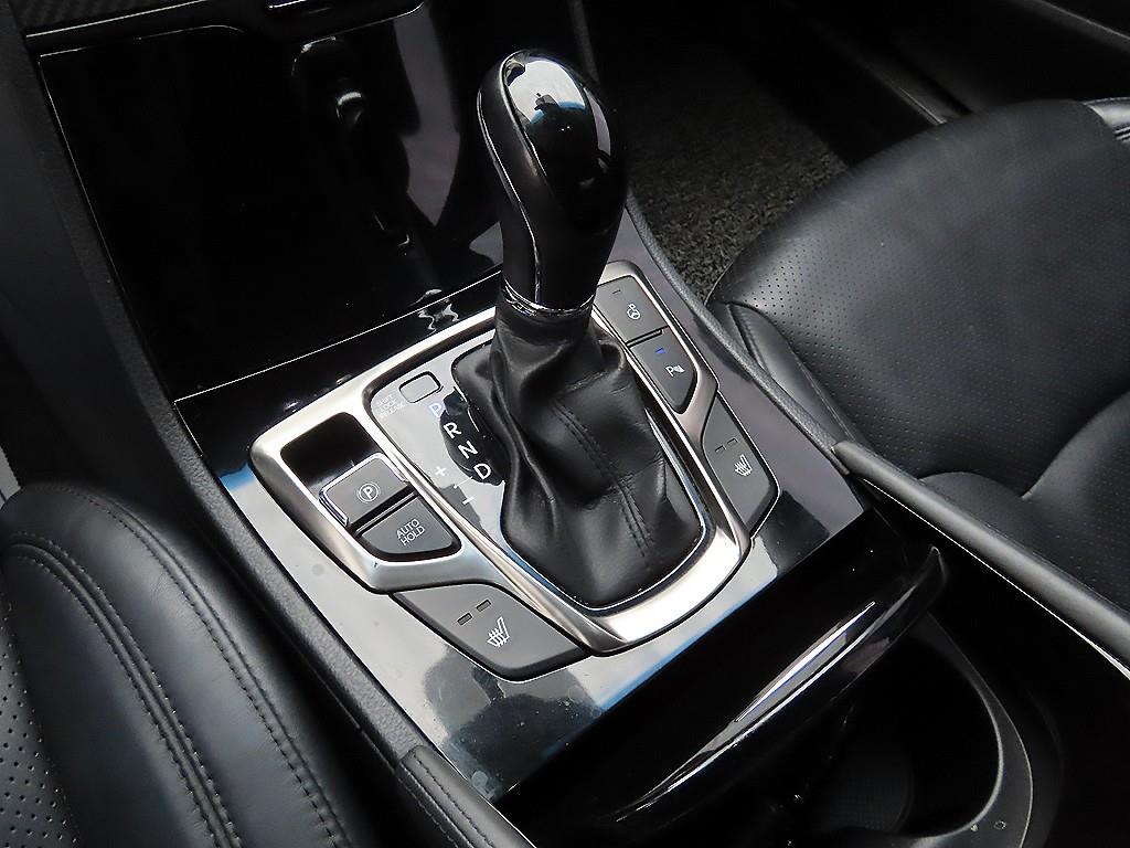 HYUNDAI Grandeur - Vista 11