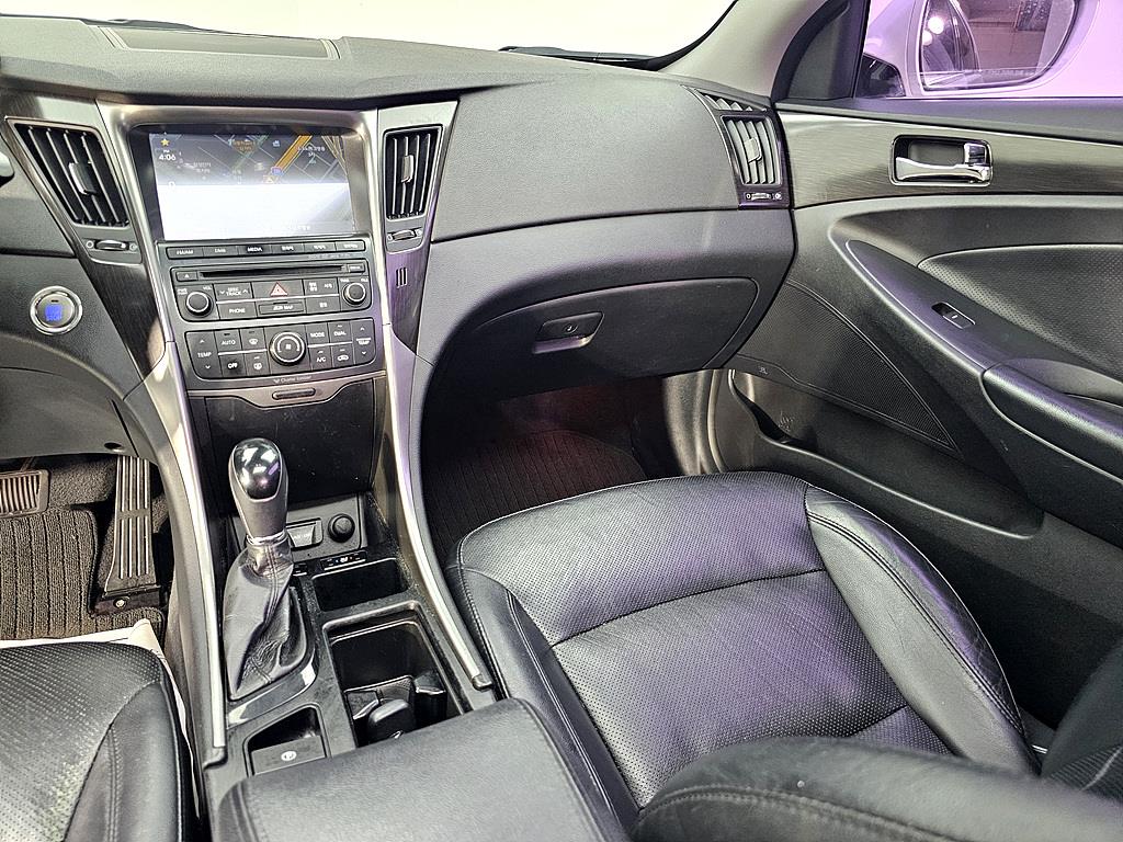 HYUNDAI Sonata - Vista 10