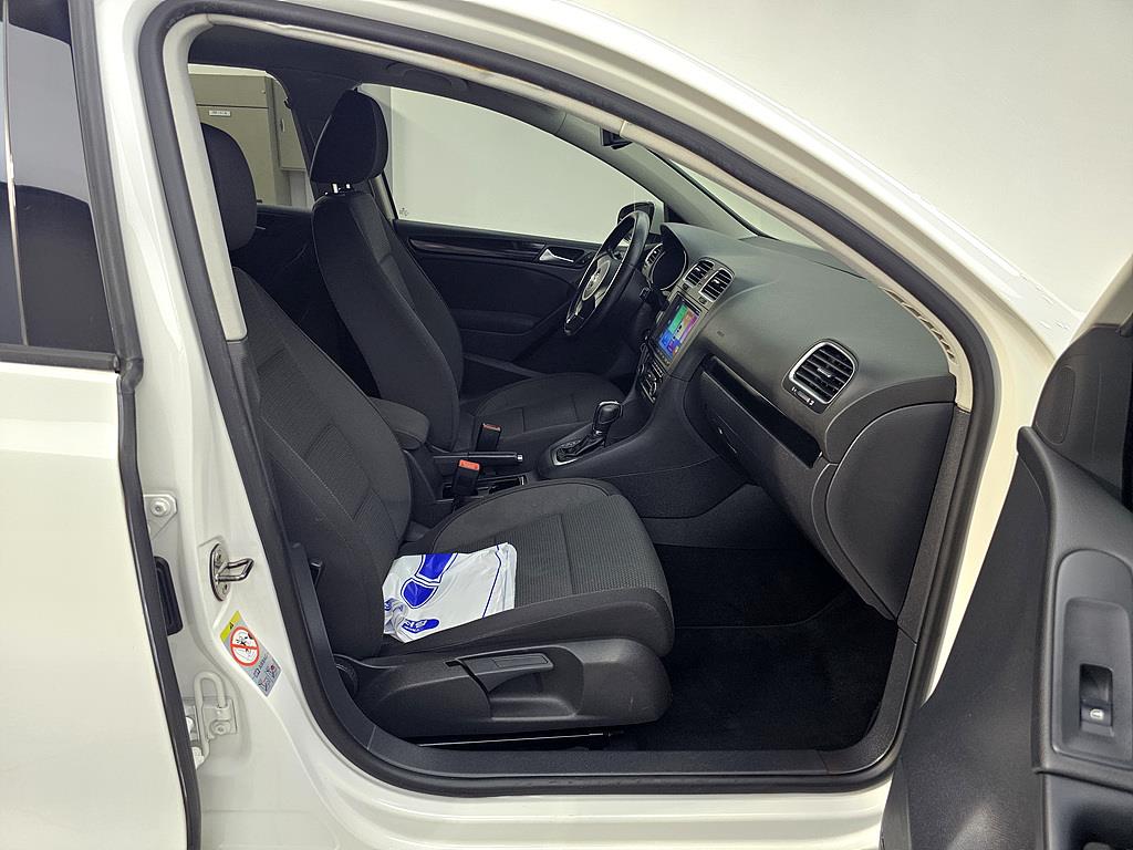Volkswagen Golf - Vista 11