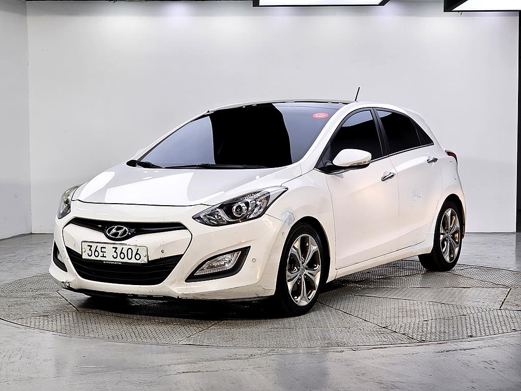 HYUNDAI i30 2012 Blanco - Importación desde Corea - HF Imports Iquique - Foto 1