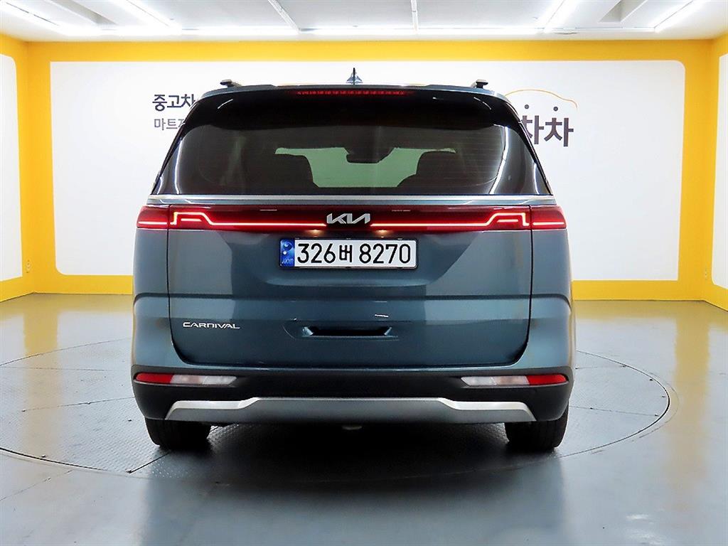 KIA Carnival - Vista 3