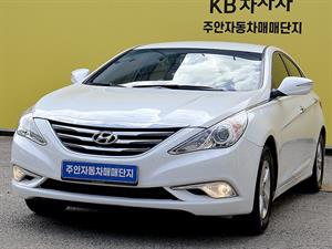 HYUNDAI Sonata - Vista 4