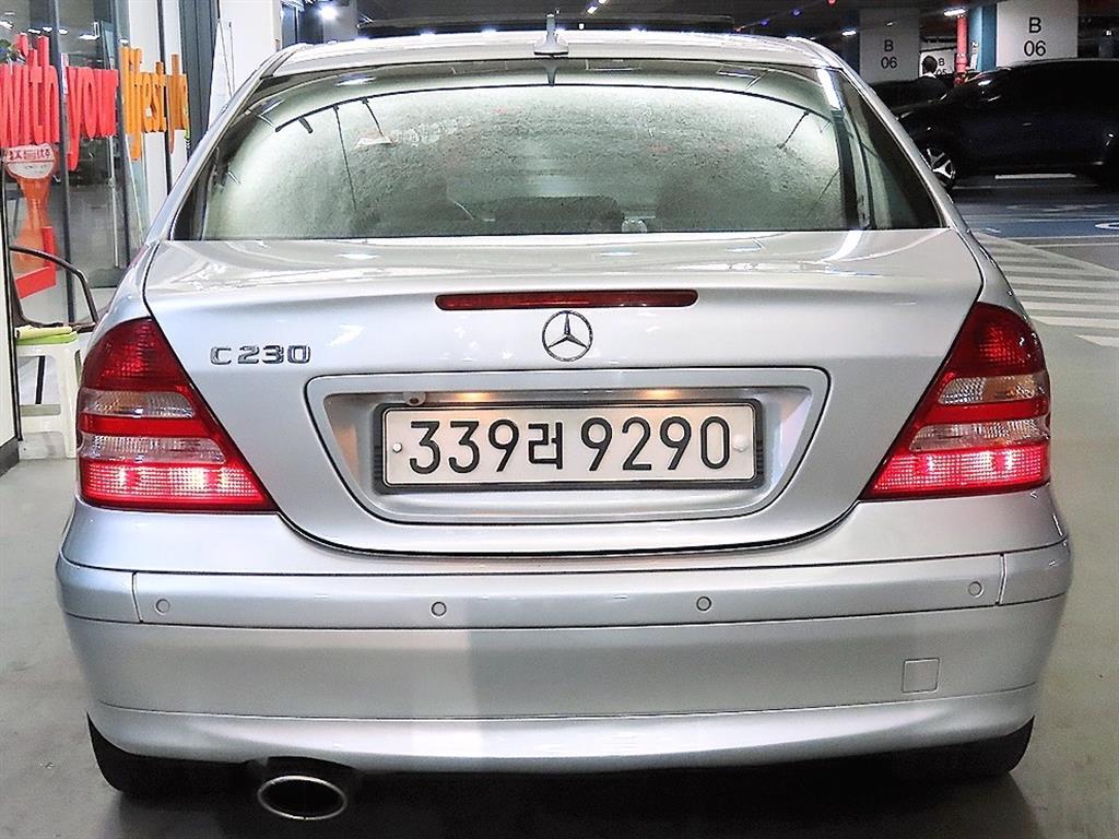 Mercedes Benz C Class - Vista 5