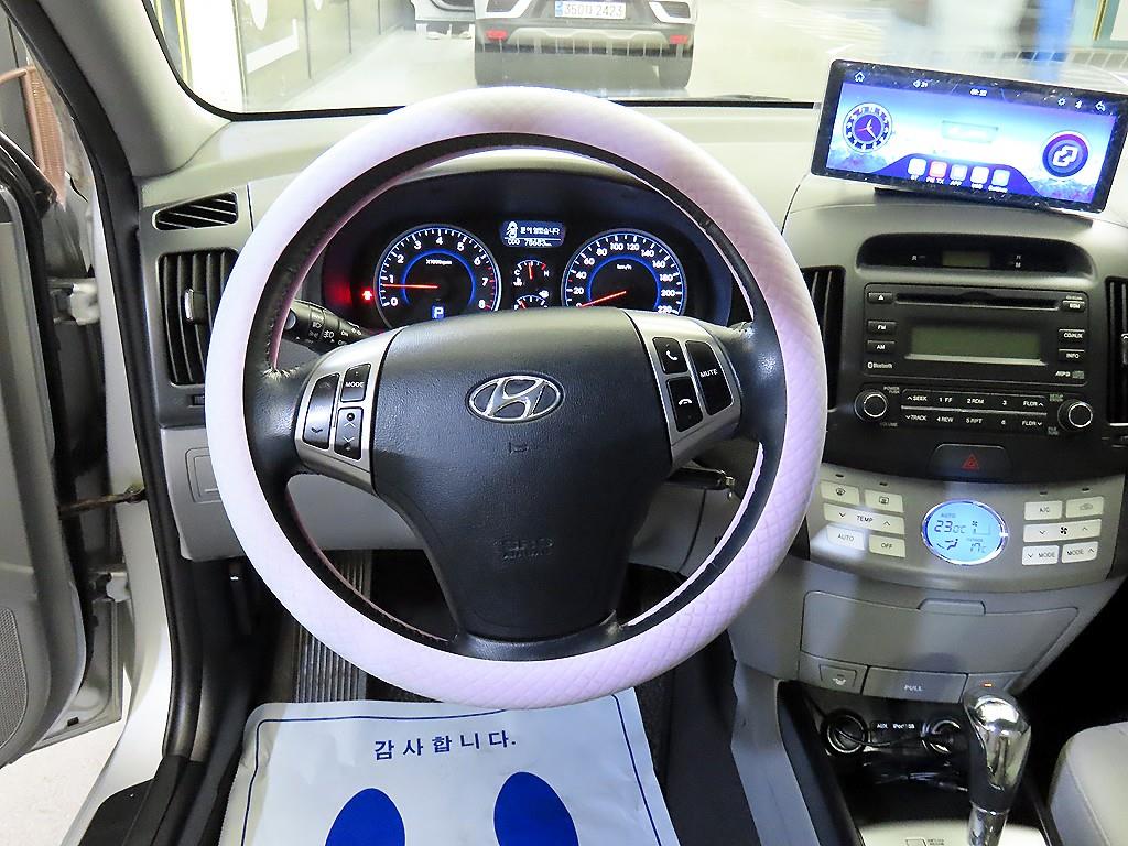 HYUNDAI Avante - Vista 8