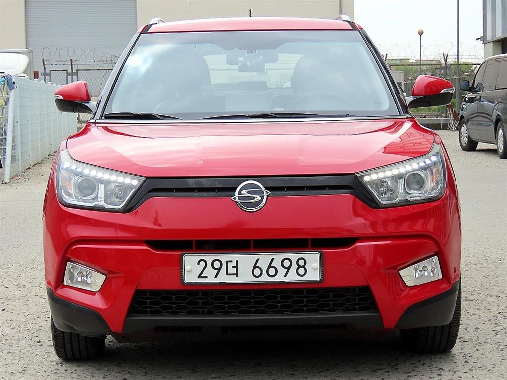 Ssangyong Tivoli 2015 Rojo - Importación desde Corea - HF Imports Iquique - Foto 1