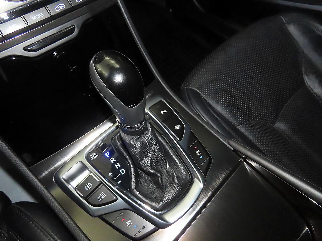 HYUNDAI Grandeur - Vista 12