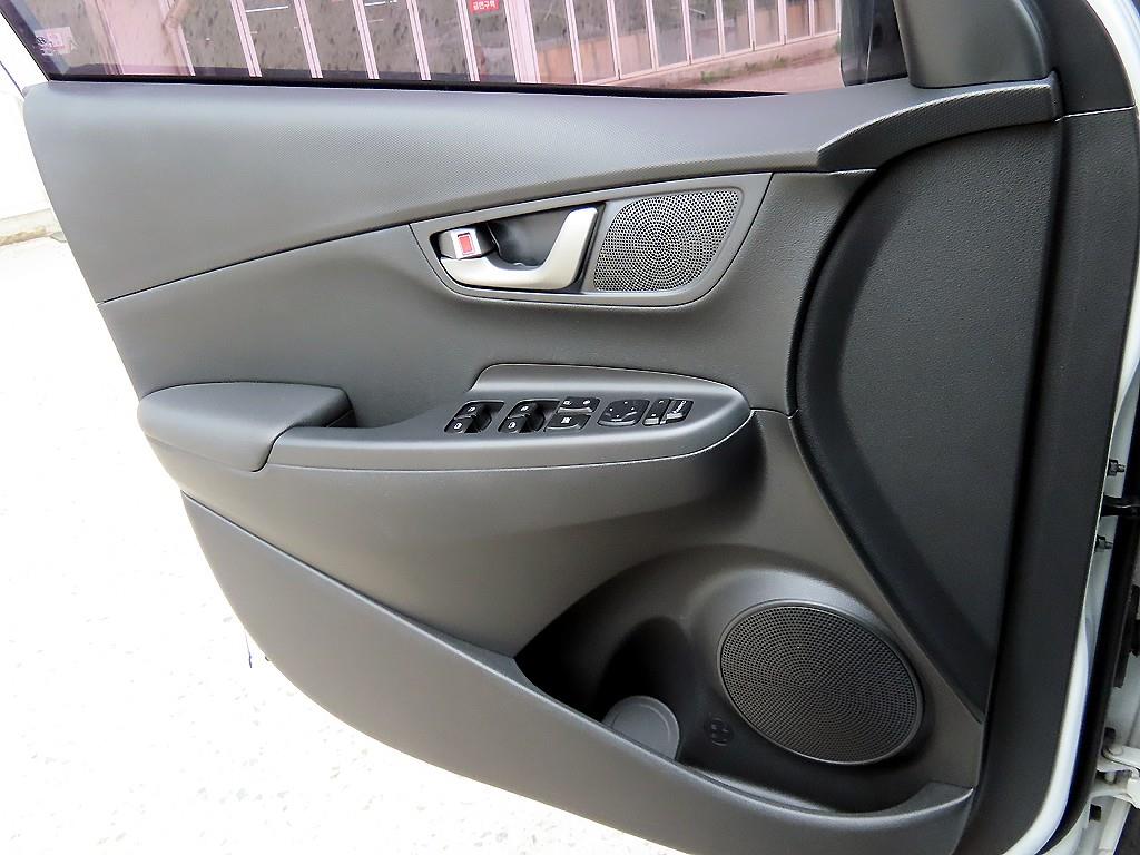 HYUNDAI Kona - Vista 11