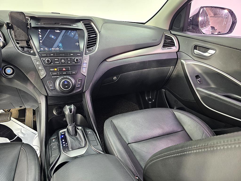 HYUNDAI Maxcruz - Vista 10