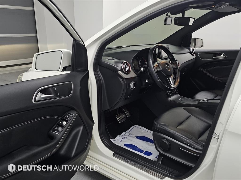 Mercedes Benz B Class (MY B) - Vista 11