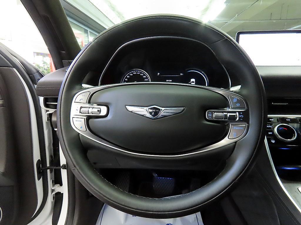 Genesis GV80 - Vista 8