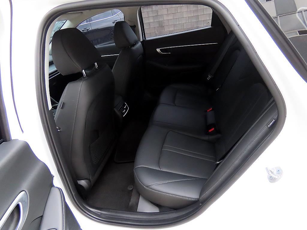 HYUNDAI Sonata - Vista 6