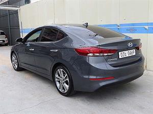 HYUNDAI Avante - Vista 8