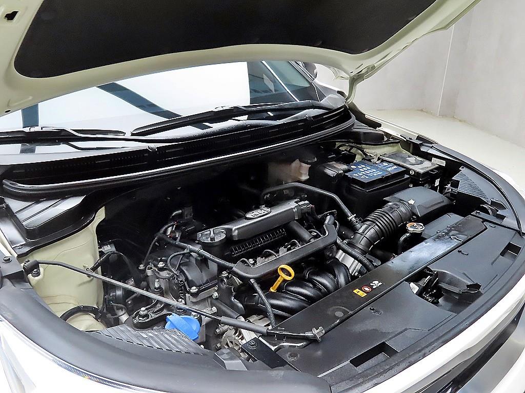 KIA Stonic 2019 Blanco - Importación desde Corea - HF Imports Iquique - Foto 18