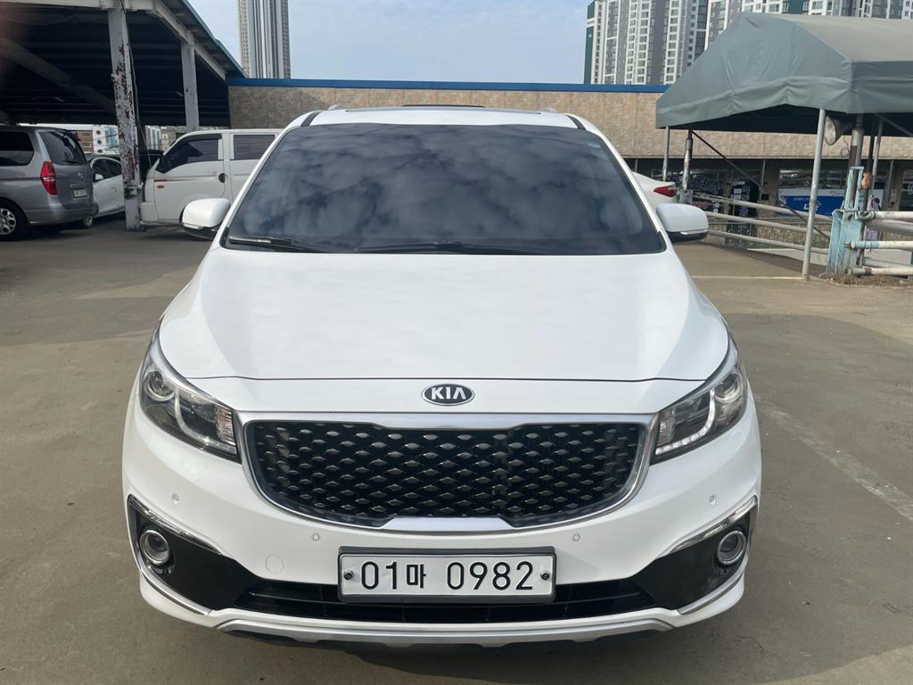 KIA Carnival 2016 Blanco - Importación desde Corea - HF Imports Iquique - Foto 1