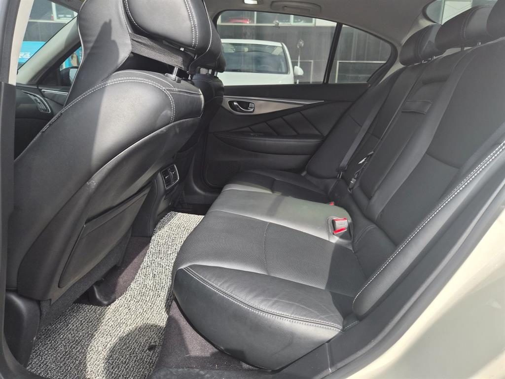 Infiniti Q - Vista 12