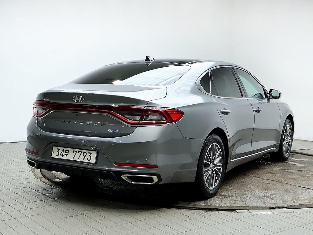 HYUNDAI Grandeur - Vista 7