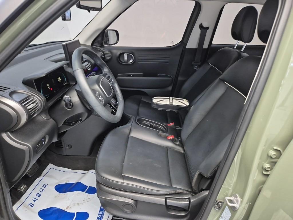 HYUNDAI Casper - Vista 10