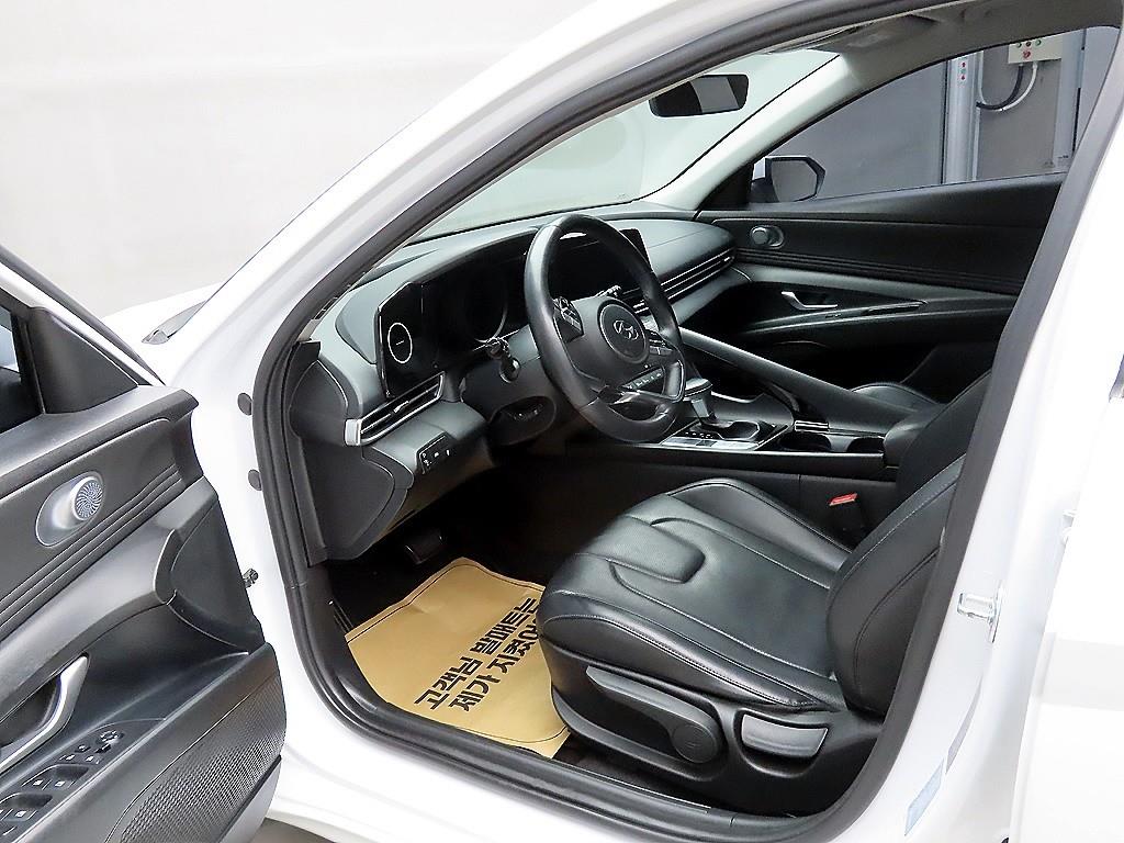 HYUNDAI Avante - Vista 5